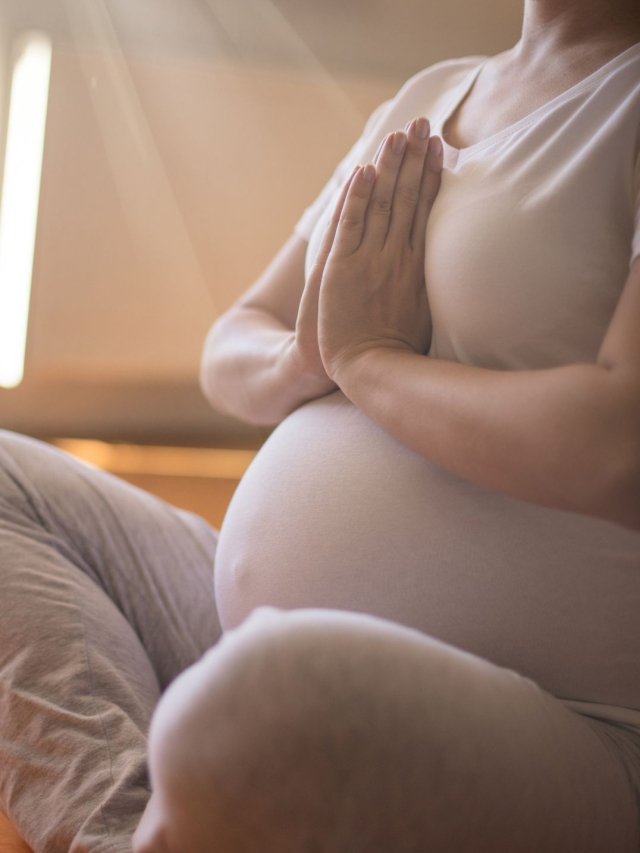 Top 7 Prenatal Yoga Poses for Expectant Moms